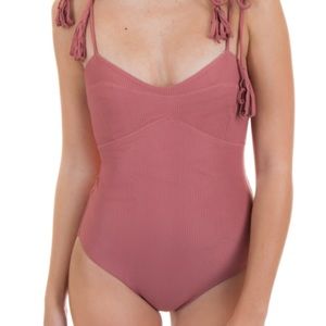 acacia lipstick cord ulumalu